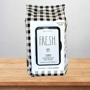 🆑️ CLEARANCE Rae Dunn Coconut Mint Scent Deodorizing Pet Wipes - NWT